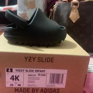 Yeezy slide infant